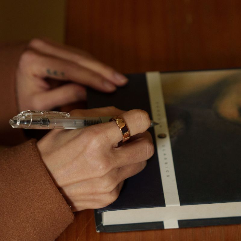 Smart health ring promoting better sleep and relaxation