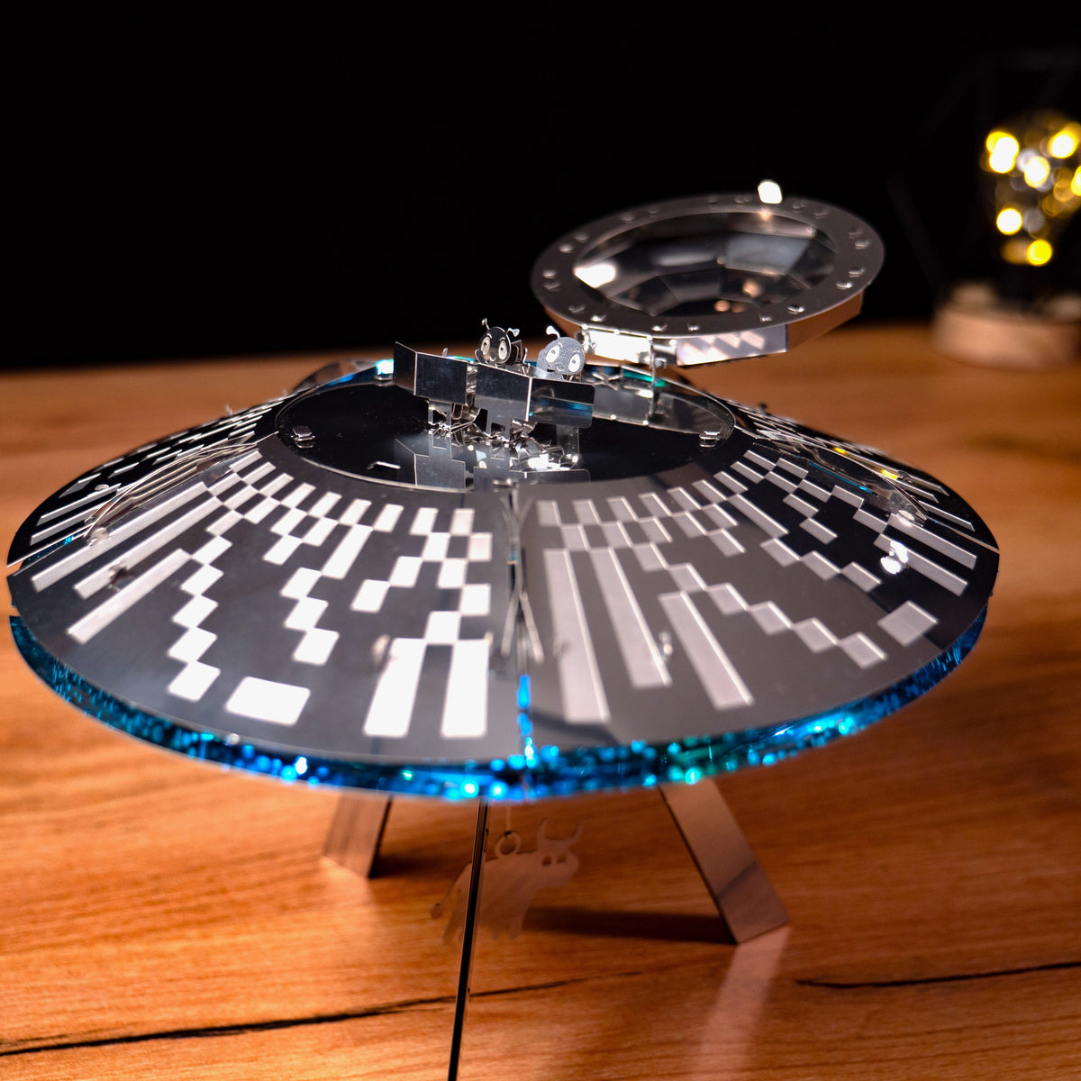 Assemble the Bold Stellar Raiders Spaceship