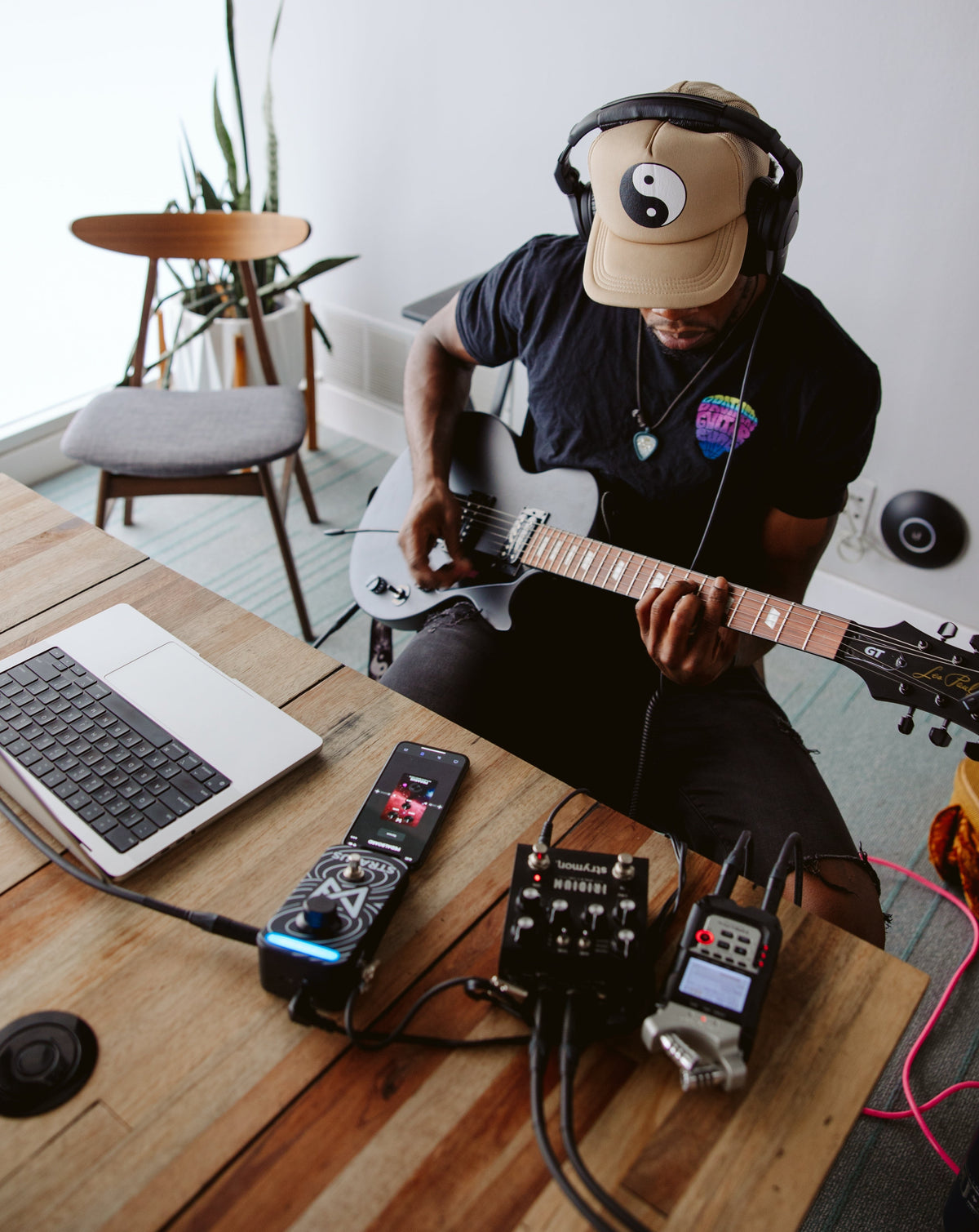 Stratus® - Build Studio-Grade Guitar Tones Without a Pedalboard Full of Gear