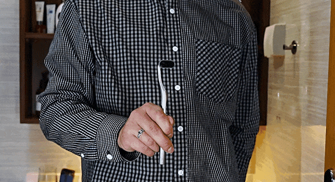 Clean One 2.0 - Scientific Vertical Brush Toothbrush