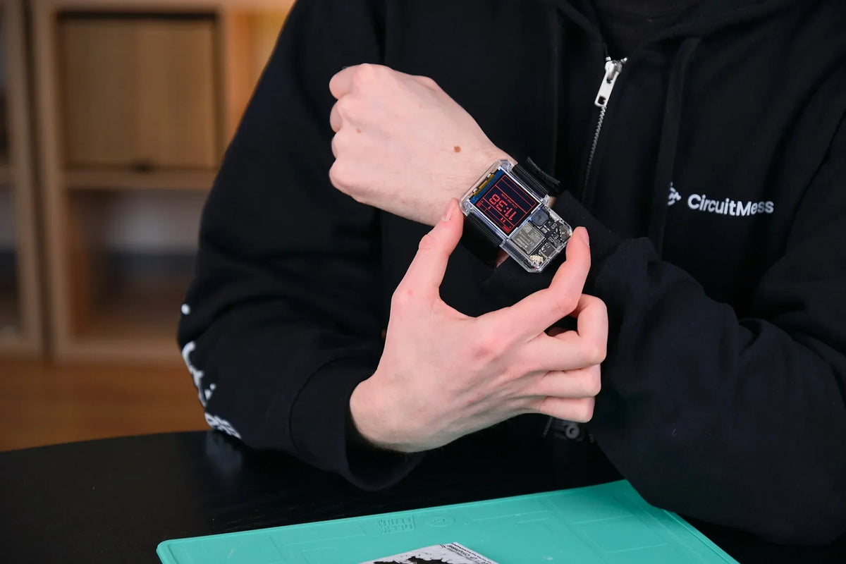 NASA ARTEMIS WATCH 2.0 – BUILD IT, CODE IT, WEAR IT. THE DIY SMARTWATCH THAT TEACHES REAL STEM SKILLS