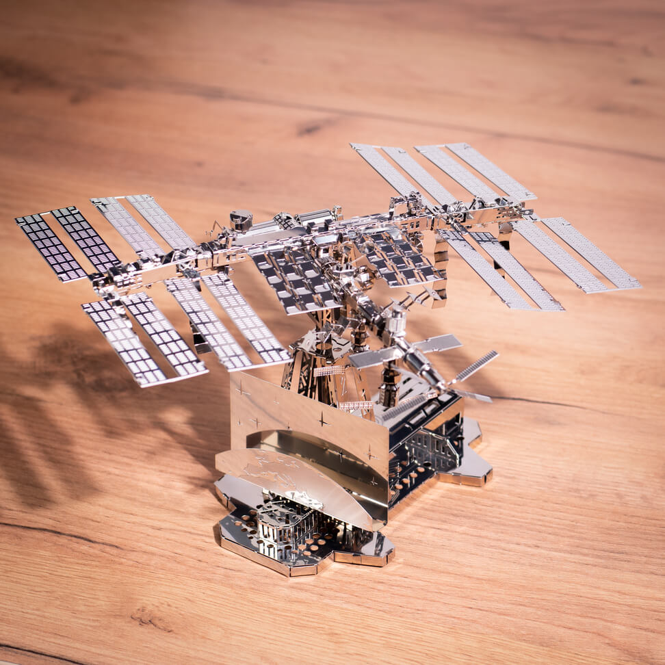 Build Your Own Astronaut’s Lodge Space Station