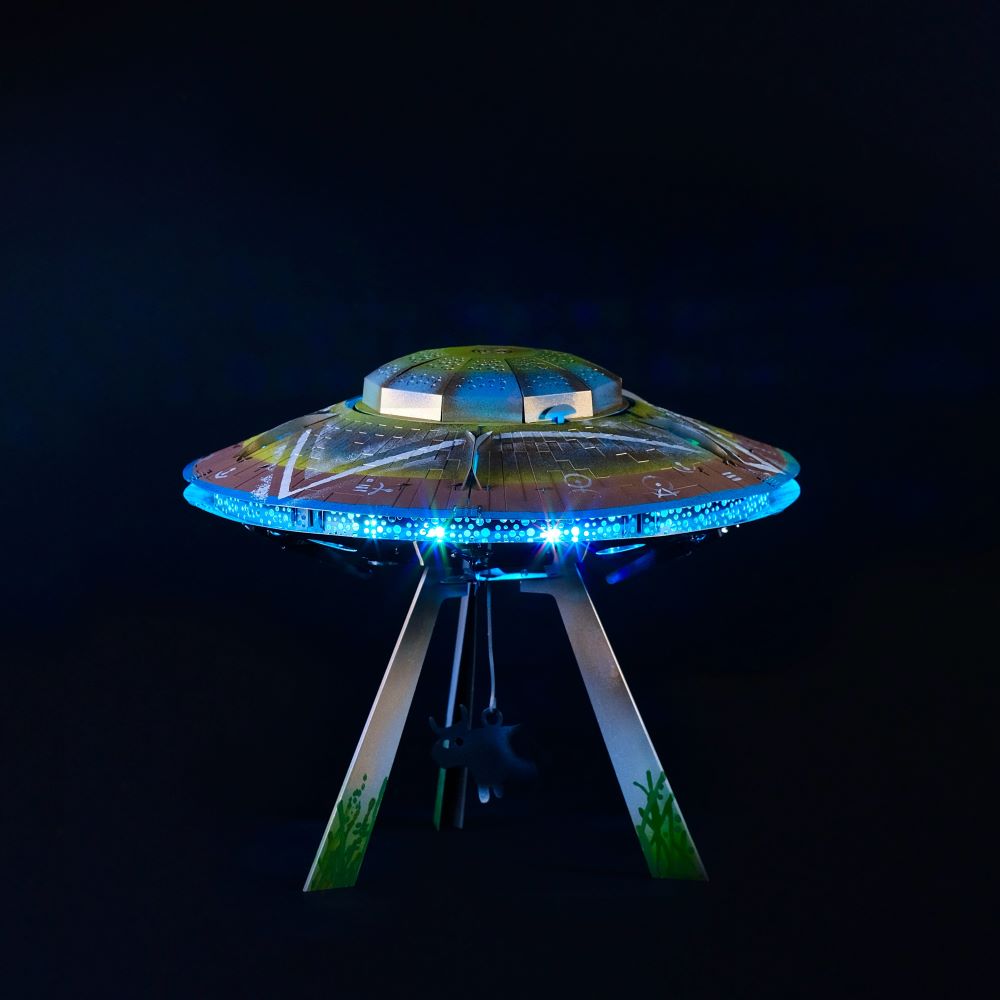 Assemble the Bold Stellar Raiders Spaceship