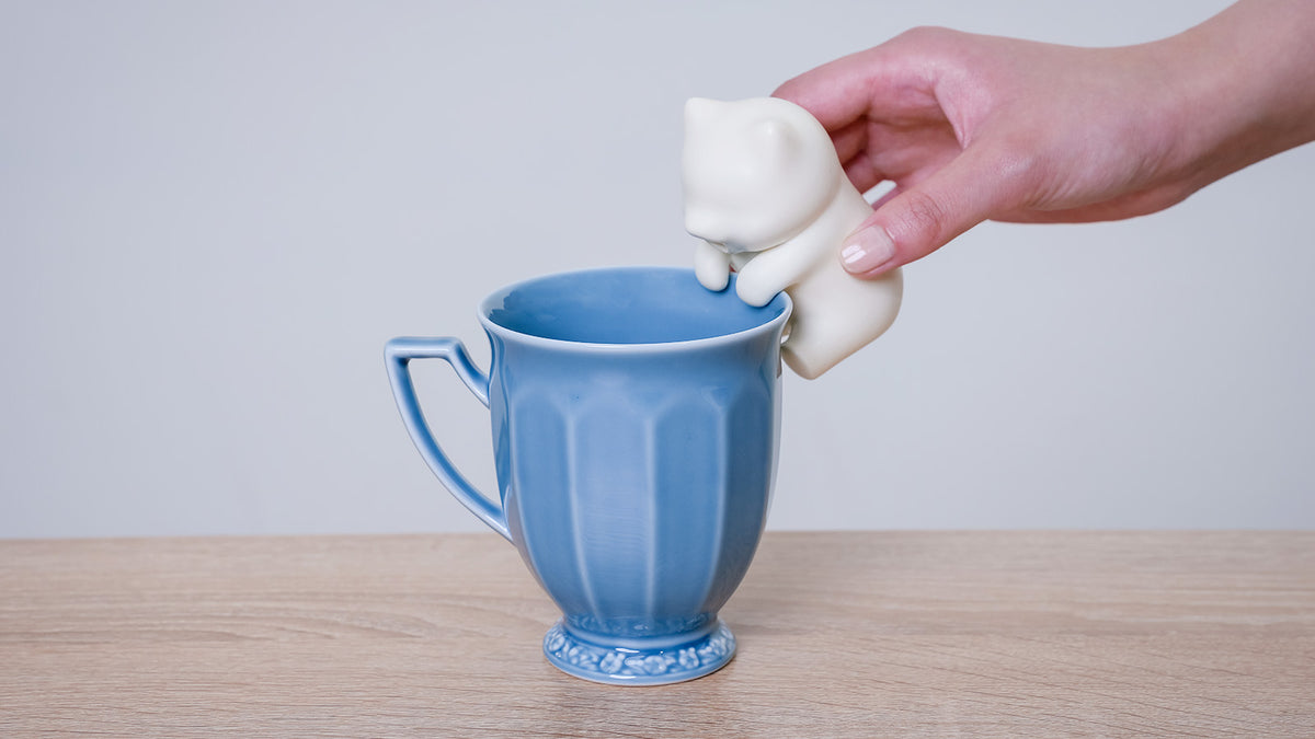 Nékojita FuFu - The Tiny Cat Robot That Cools Your Hot Drinks &amp; Food