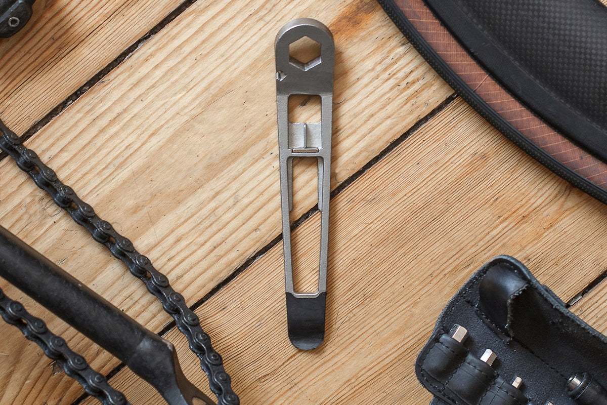 THE NUTTER BY FULL WINDSOR - ALL-IN-ONE BIKE TOOL FOR EVERY RIDE. COMPACT, SMART &amp; DURABLE