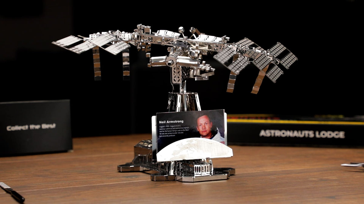 Metal Time Models - Build Your Own Astronaut’s Lodge Space Station