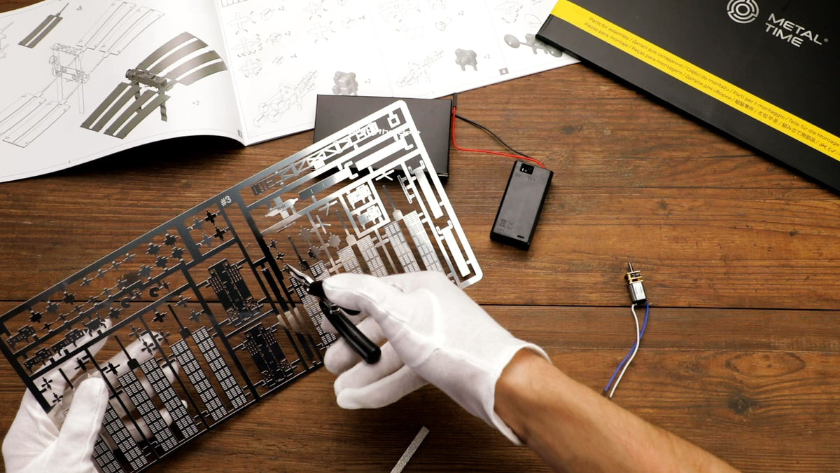 Metal Time Models - Build Your Own Astronaut’s Lodge Space Station