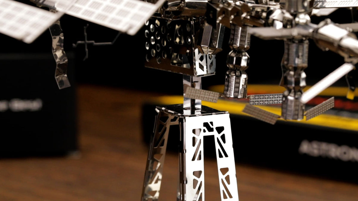 Metal Time Models - Build Your Own Astronaut’s Lodge Space Station