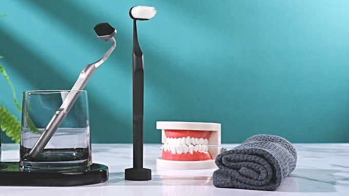 Clean One 2.0 - Scientific Vertical Brush Toothbrush