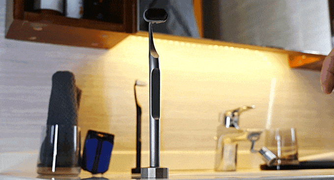 Clean One 2.0 - Scientific Vertical Brush Toothbrush