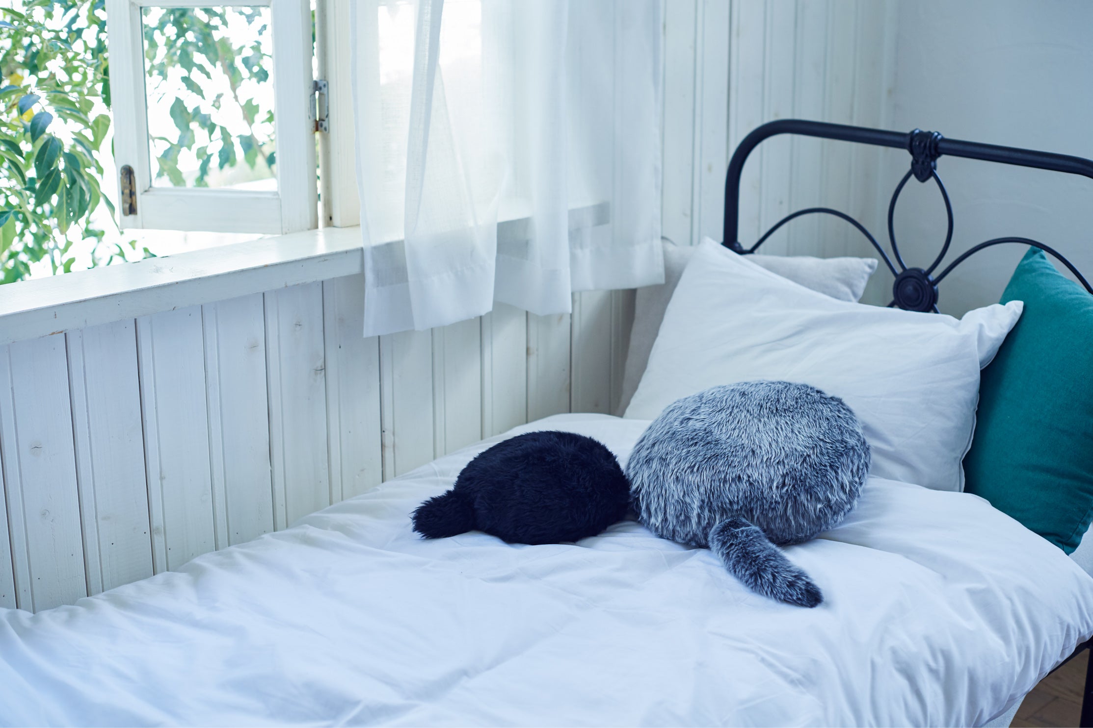 Petit Qoobo - The Calming Robotic Pet That Gently Responds to Your Touch